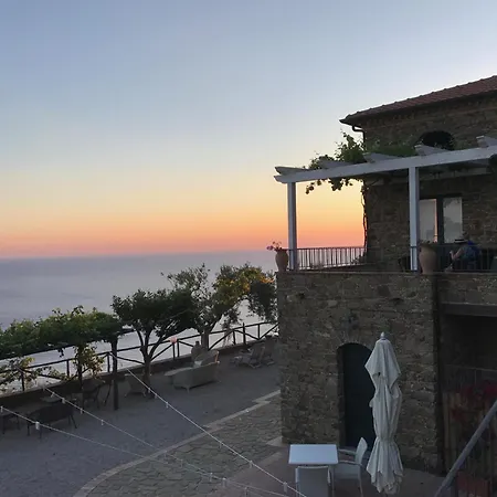 Casale Santa Rosalia Charme And סן מאורו צ'ילנטו
